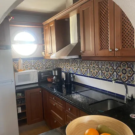 Apartment Cozy One Bedroom, Big Balcony, Pool Area - Yamasol