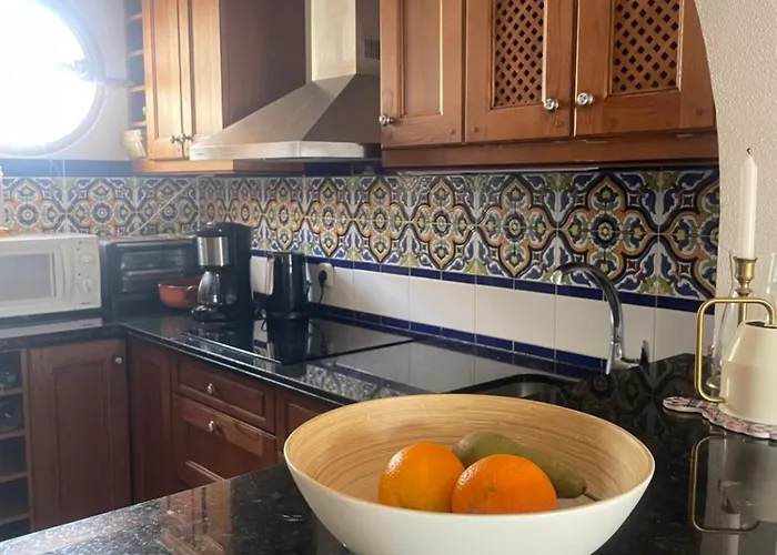 Cozy One Bedroom, Big Balcony, Pool Area - Yamasol