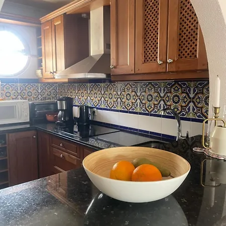 Cozy One Bedroom, Big Balcony, Pool Area - Yamasol